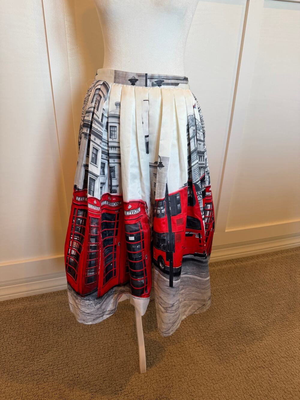 Chicwish London Cityscape Pleated Midi Skirt Red Bus Telephone Booth L